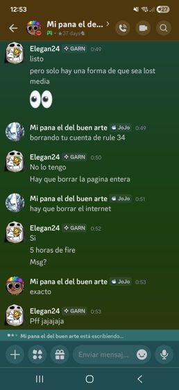 Captura de un chat con «Mi pana el del buen arte» sobre borrar una cuenta.