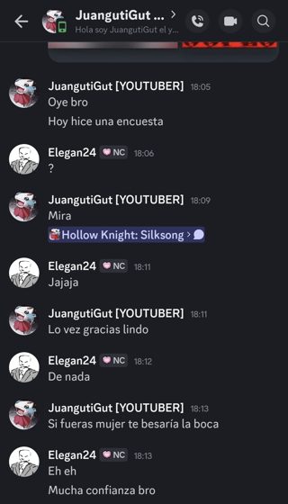 Captura de un chat con JuangutiGut sobre una encuesta y Hollow Knight Silksong.